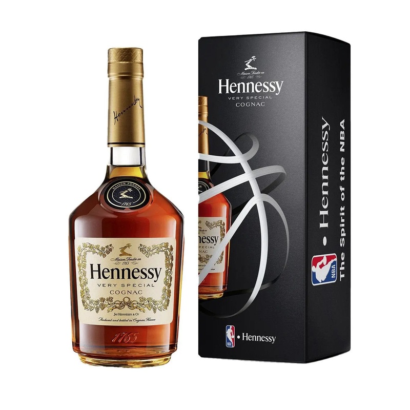 Limited Edition Hennessy V.S x NBA Cognac Gift Pack, 70 cl